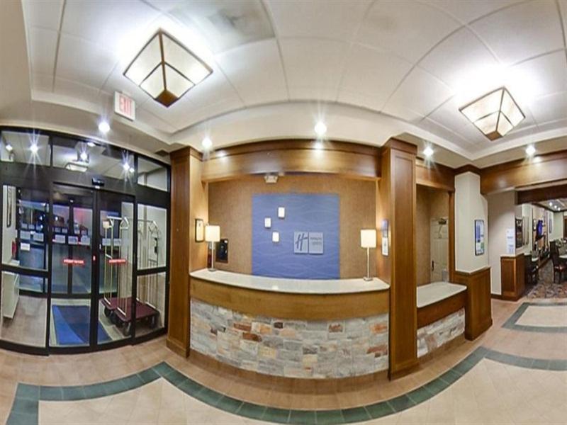 Holiday Inn Express Hotel & Suites Coralville By Ihg Exteriér fotografie