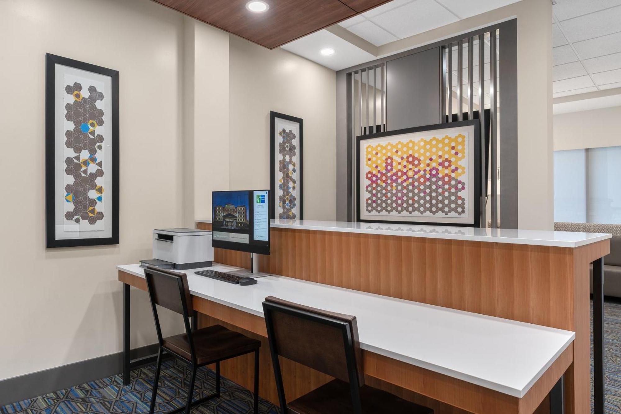 Holiday Inn Express Hotel & Suites Coralville By Ihg Exteriér fotografie