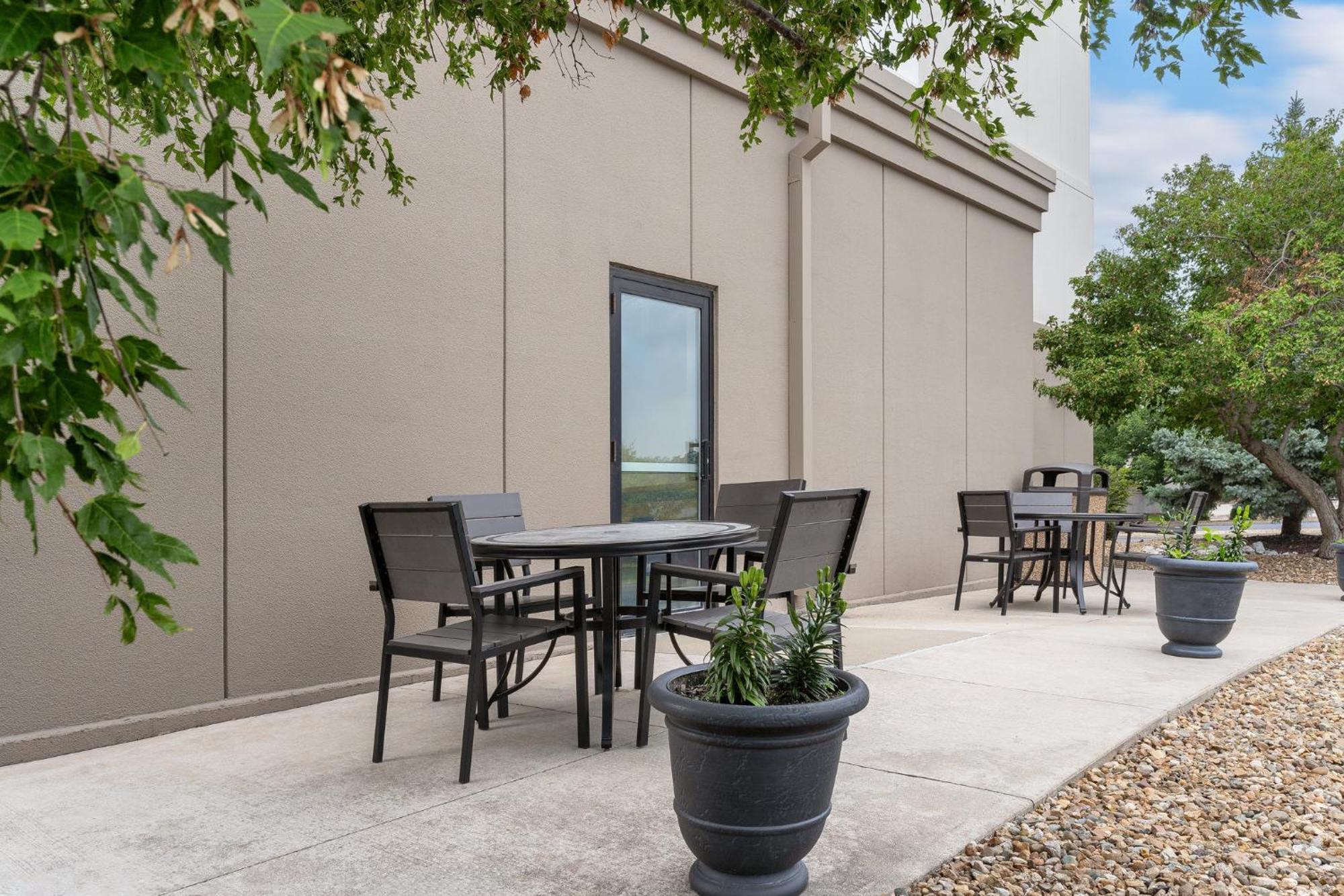 Holiday Inn Express Hotel & Suites Coralville By Ihg Exteriér fotografie