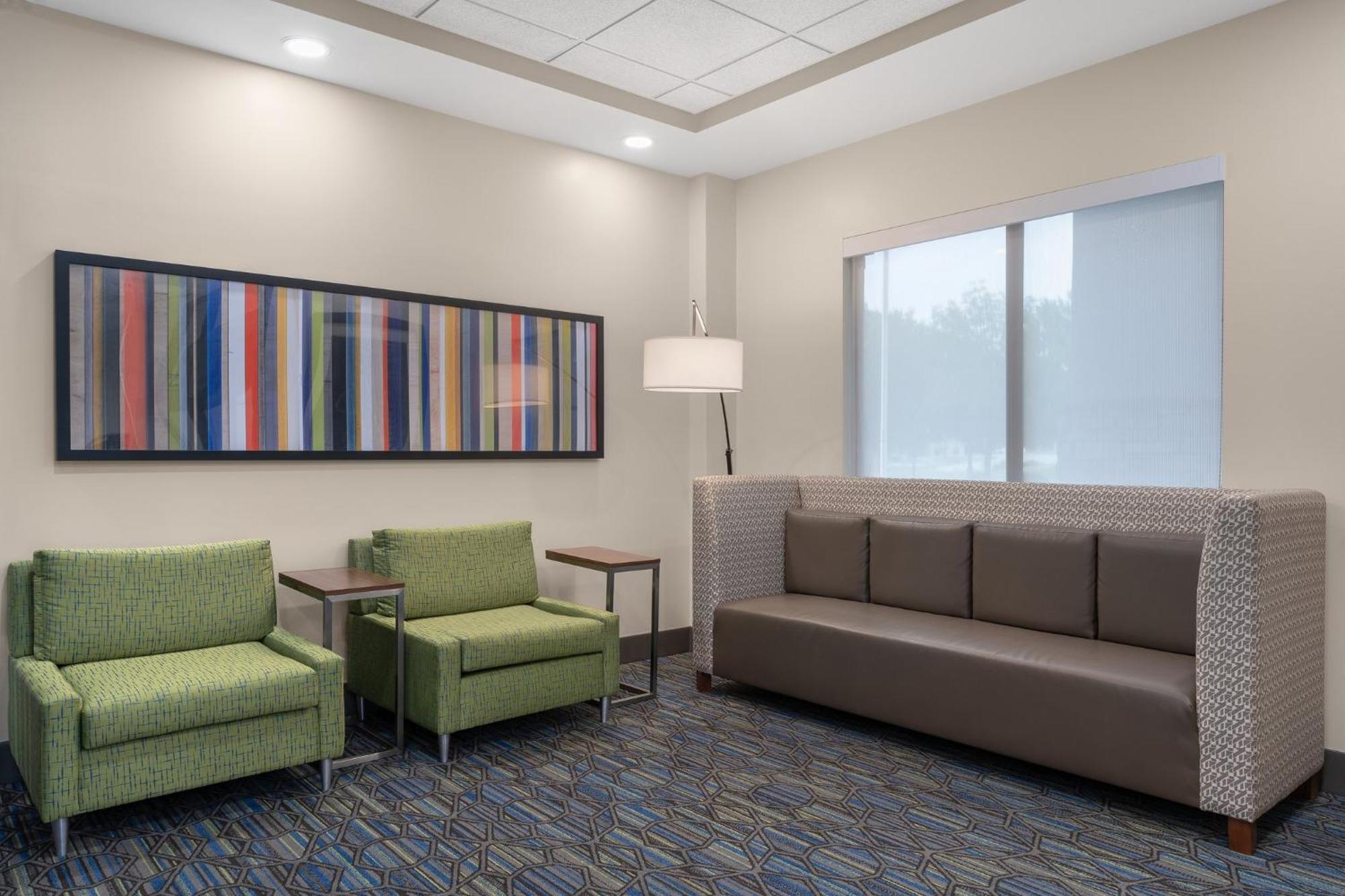 Holiday Inn Express Hotel & Suites Coralville By Ihg Exteriér fotografie