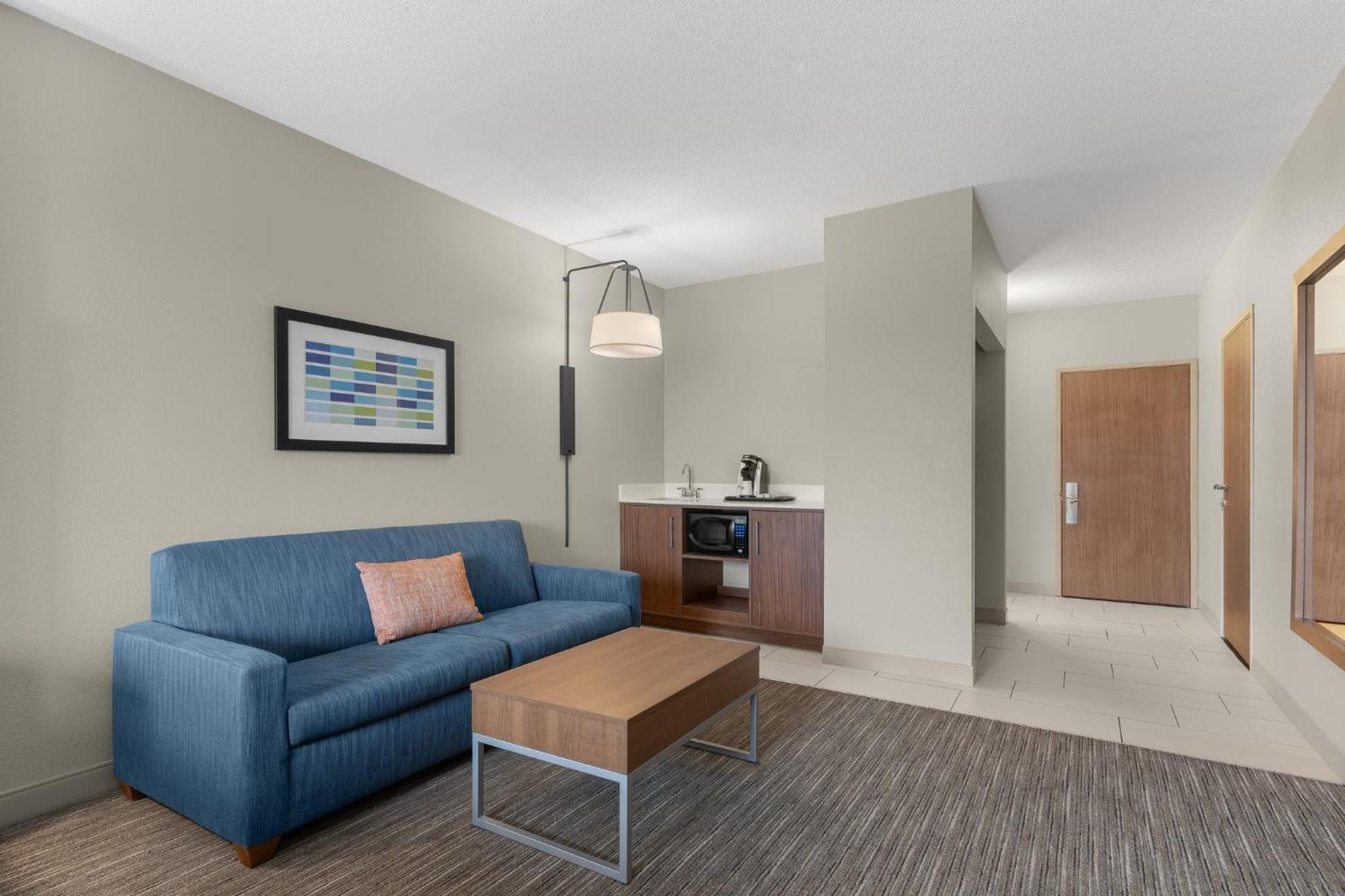 Holiday Inn Express Hotel & Suites Coralville By Ihg Exteriér fotografie