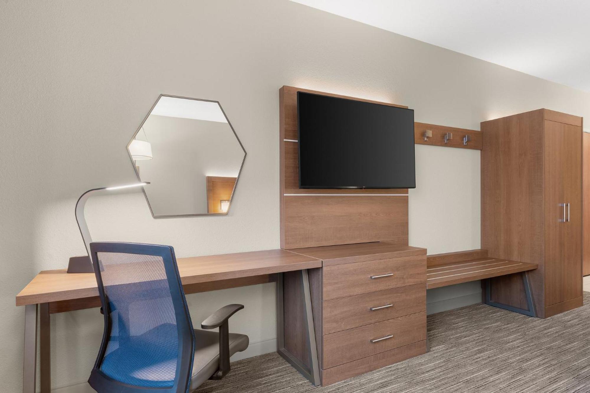 Holiday Inn Express Hotel & Suites Coralville By Ihg Exteriér fotografie