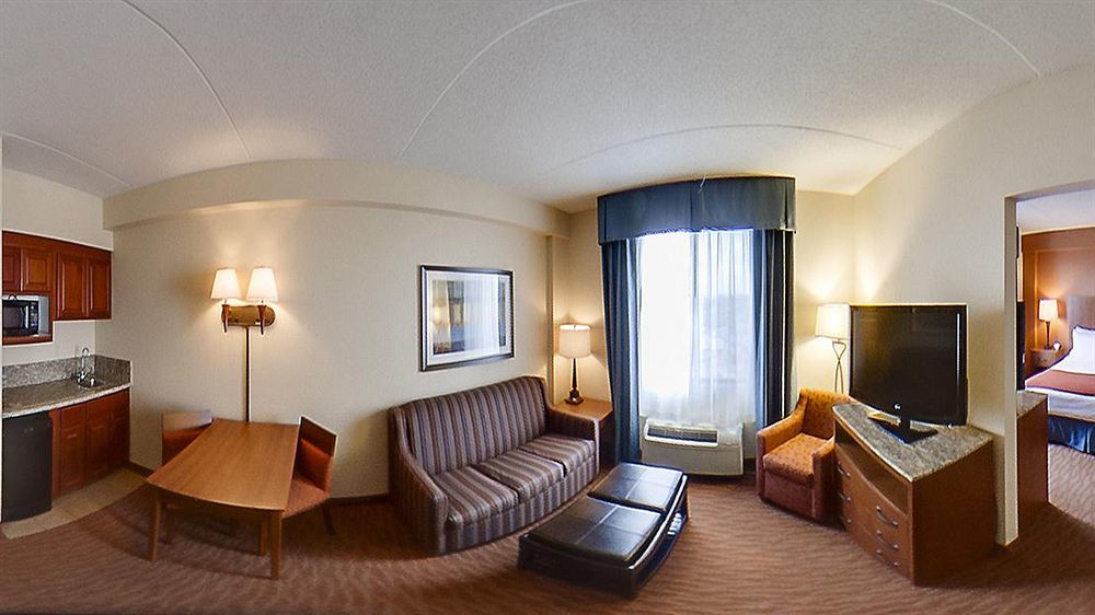 Holiday Inn Express Hotel & Suites Coralville By Ihg Exteriér fotografie